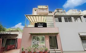 Super Collection O Sachivalaya Metro Station Gandhinagar Formerly Hotel Ghunghat Inn